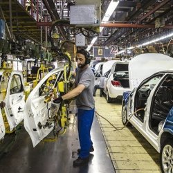 Иран увеличил производство автомобилей на 20%.